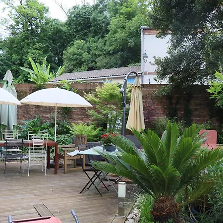 住宿加早餐酒店 Au Jardin 穆瓦萨克